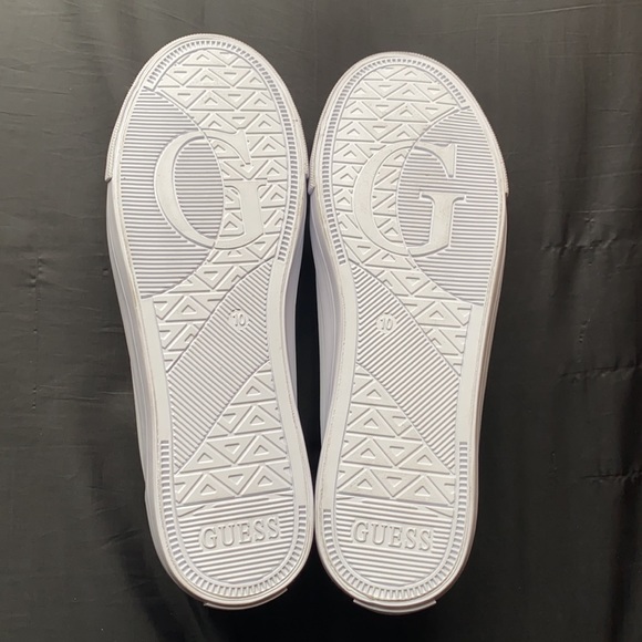 Brand new GUESS sneakers - Picture 2 of 2